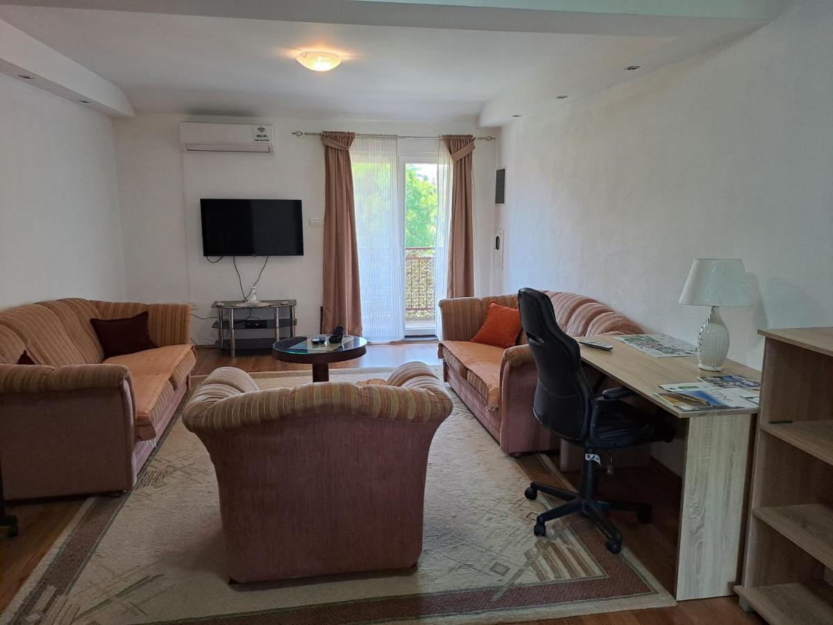 Apartments Mirkovic Cetinje Exteriör bild