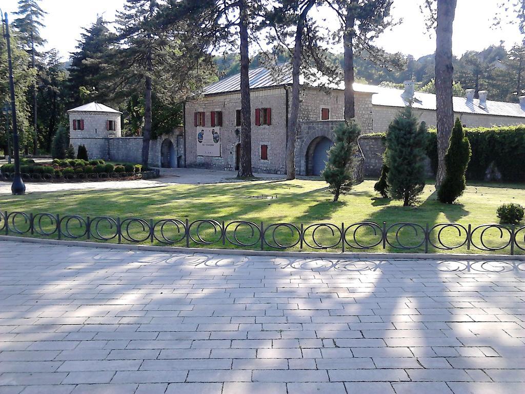 Apartments Mirkovic Cetinje Exteriör bild